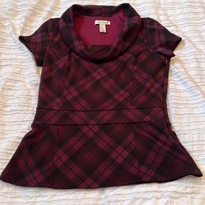 White House Black Market Top sz 6